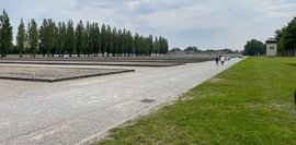 Auf dem Bild ist das Konzentrationslager in Dachau abgebildet